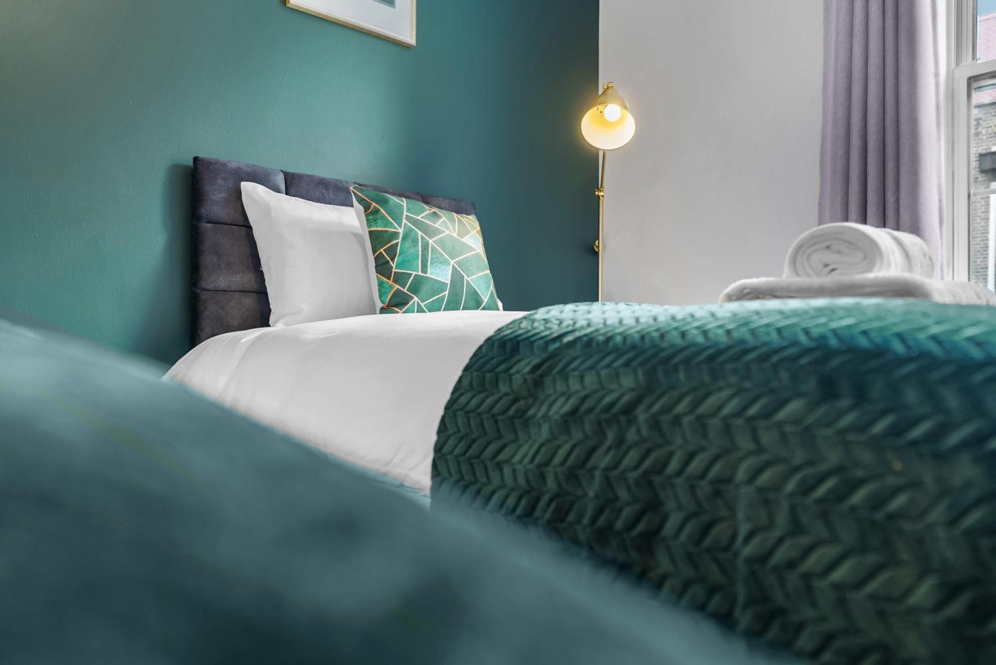 Chic 2 Bedroom Apartment Near Liverpool Street By Gold Stays London Eksteriør bilde